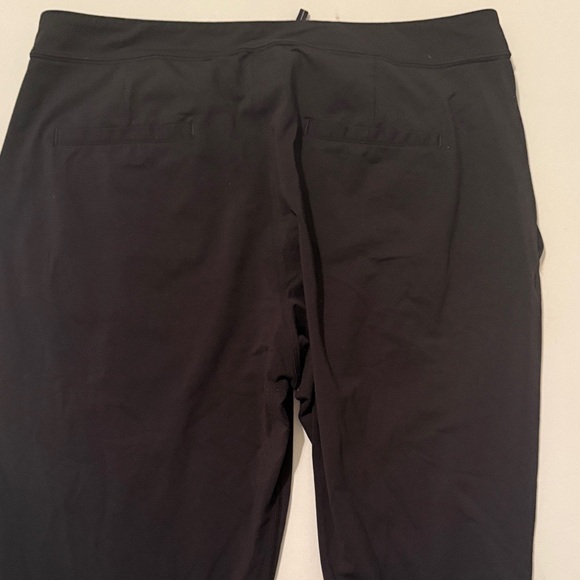 GUC - Lululemon Black Pants - Picture 8 of 8
